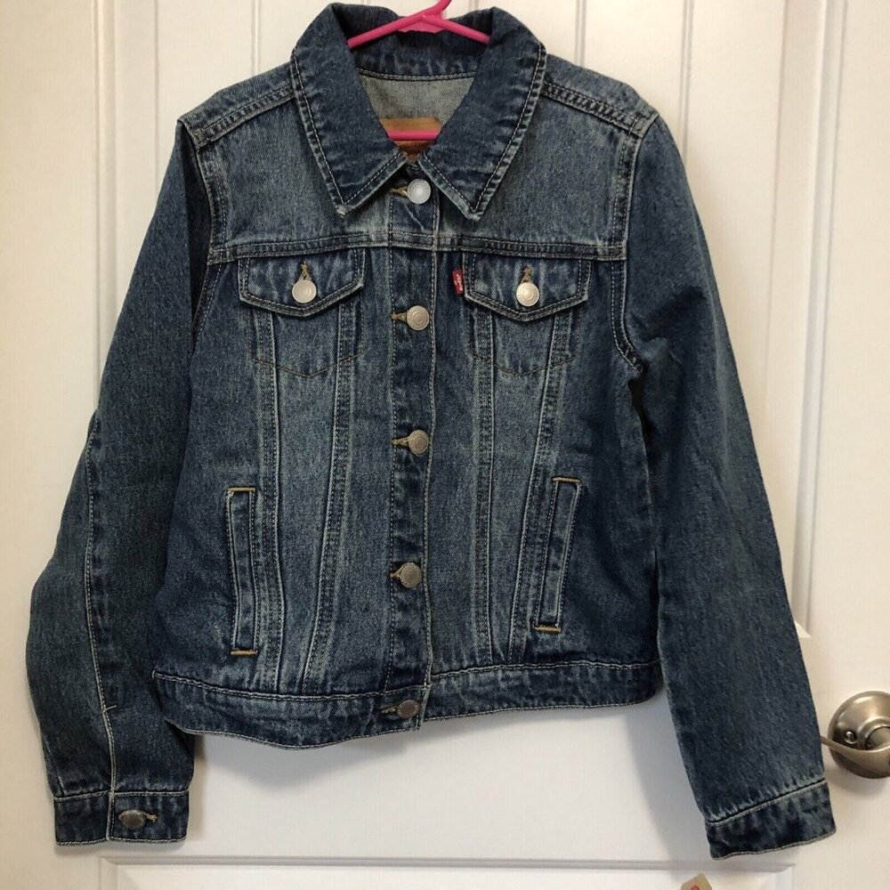 Levi Denim Trucker Jacket Size Medium